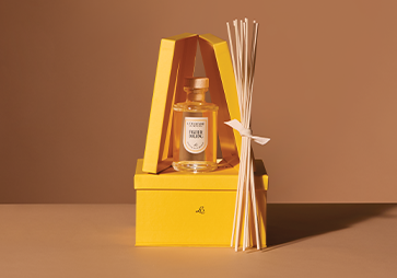 L'OCCITANE gift of L'OCCITANE Immortelle Overnight Reset Serum & L'OCCITANE Immortelle Divine Youth Oil