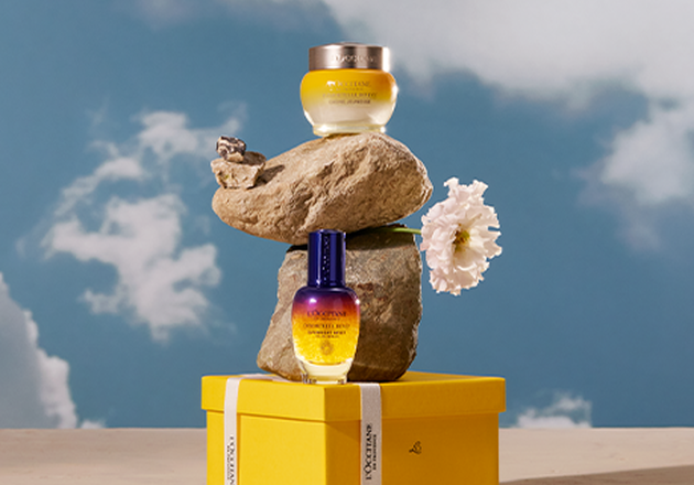 L'OCCITANE gift of Immortelle Overnight Reset Serum and Immortelle Divine Youth Oil