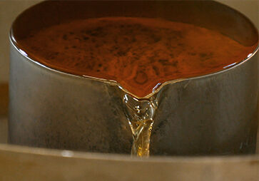 Step 5 of Art of Extraction for L'OCCITANE Immortelle divine cream 