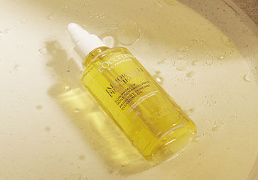 This image shows the L'OCCITANE Immortelle Precious Cleansing Oil