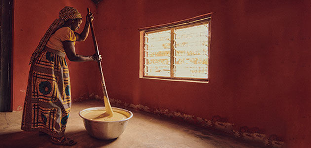 Inspirational Producer of Shea Butter Salimata, Family Tradition, Women's Gold, Organic Shea Butter, Fair Trade, Empowering Women 