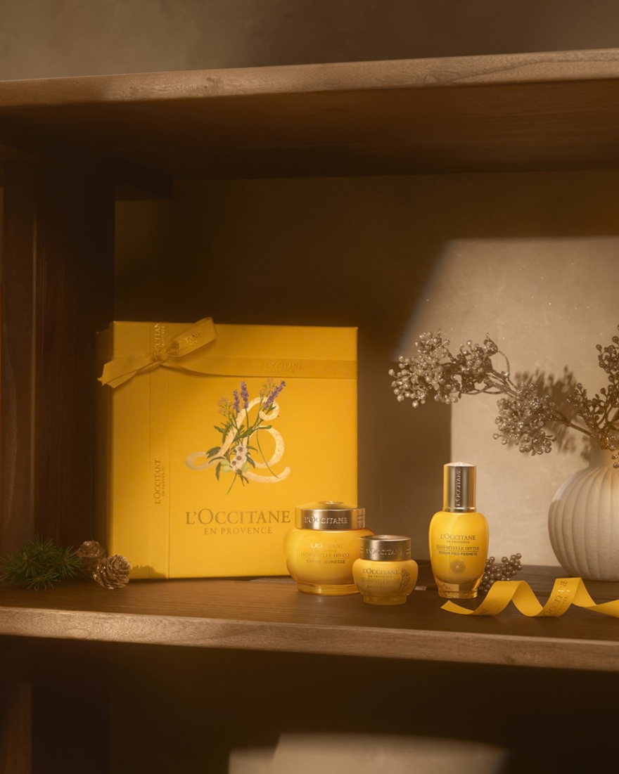 view 2/2 of Immortelle Divine Trilogy , , RECT