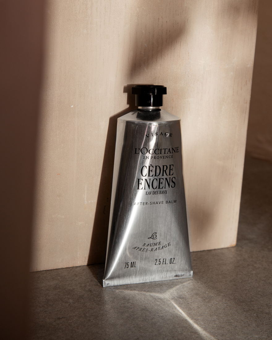 De l’usage des Herbes, Encens ハーブ　御香　仏語 Cèdre Encens After-Shave Balm 75ml | L'Occitane